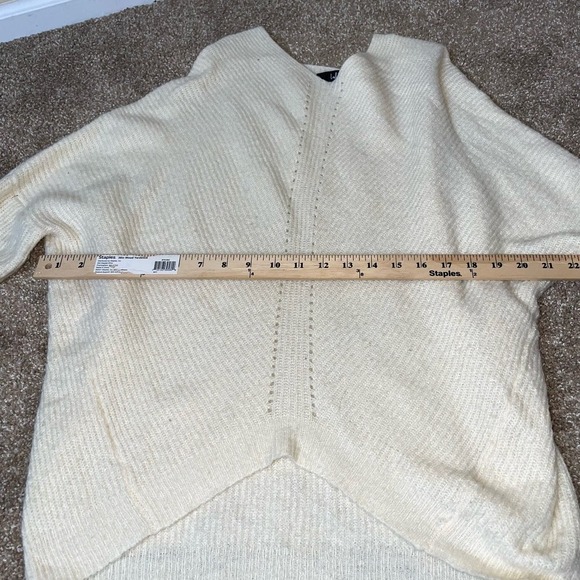 LuLus sweater off white vanilla asymmetrical lightweight knit drop sleeve SZ SM - Picture 5 of 9